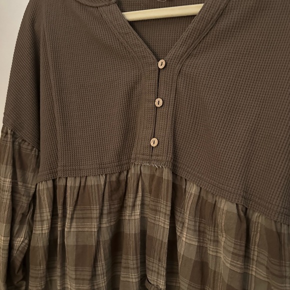 Women’s thermal/ plaid long sleeve shirt - Picture 3 of 5
